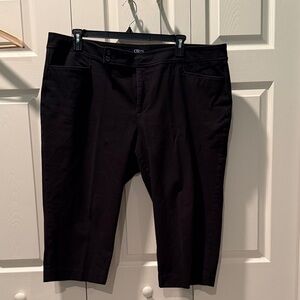 # Chaps 22W Black Capri Length Trousers